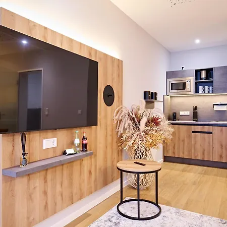 Xzllenz Traum Studio-Apartment, Frei-Parken, U-Bahn, Kueche Nuremberg Extérieur photo