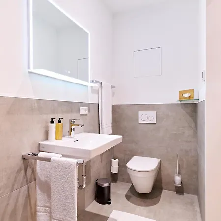 Xzllenz Traum Studio-Apartment, Frei-Parken, U-Bahn, Kueche Nuremberg Extérieur photo