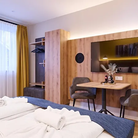 Xzllenz Traum Studio-Apartment, Frei-Parken, U-Bahn, Kueche Nuremberg Extérieur photo