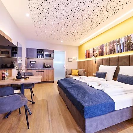 Xzllenz Traum Studio-Apartment, Frei-Parken, U-Bahn, Kueche Nuremberg Extérieur photo