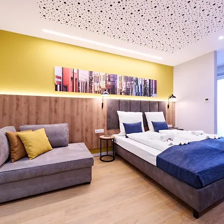 Xzllenz Traum Studio-Apartment, Frei-Parken, U-Bahn, Kueche Nuremberg Extérieur photo
