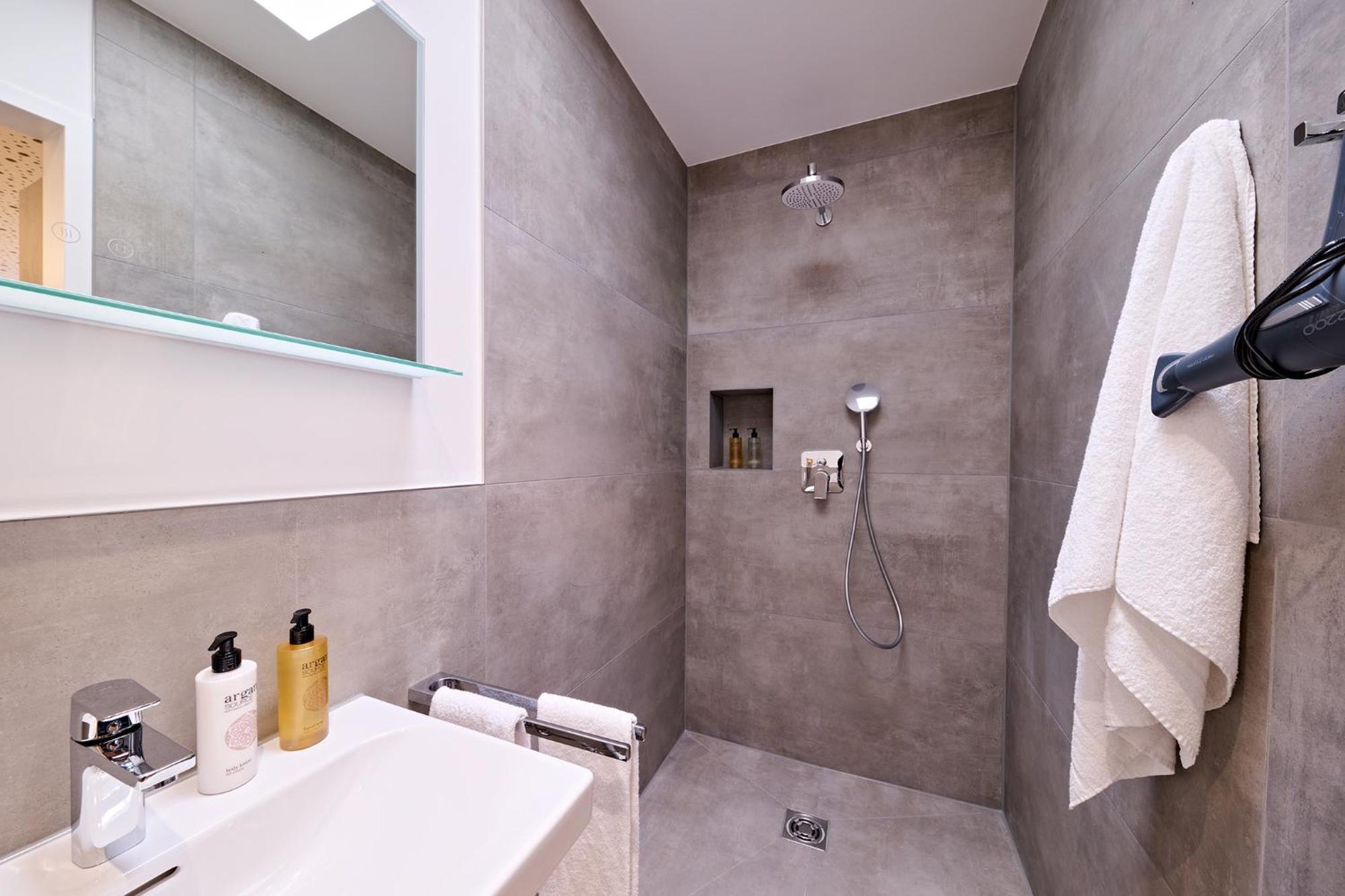 Appartement Xzllenz Traum Studio-apartment, Frei-parken, U-bahn, Kueche Nuremberg