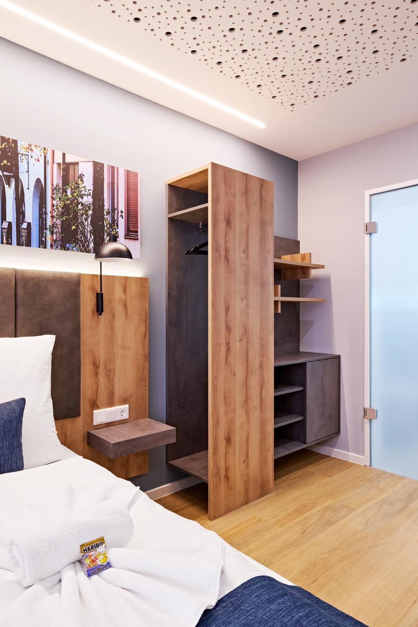 Xzllenz Traum Studio-apartment, Frei-parken, U-bahn, Kueche Apartamento *